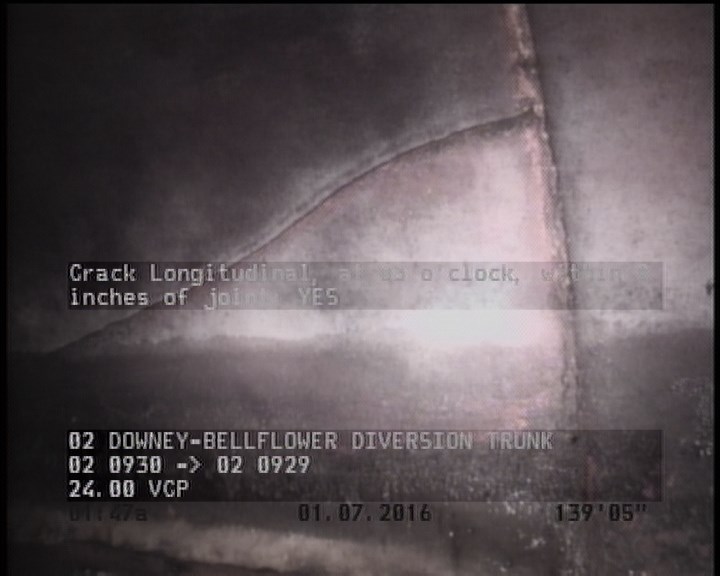 Crack Longitudinal, at 03 o'clock, within 8 inches of joint: YES - BORDERLINE CRACK/FRACTURE