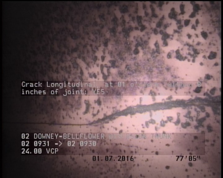 Crack Longitudinal, at 01 o'clock, within 8 inches of joint: YES