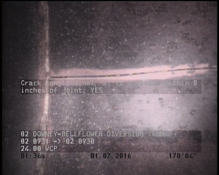 Crack Longitudinal, at 12 o'clock, within 8 inches of joint: YES