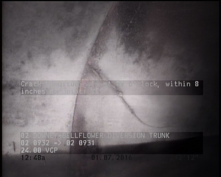 Crack Longitudinal, at 09 o'clock, within 8 inches of joint: YES