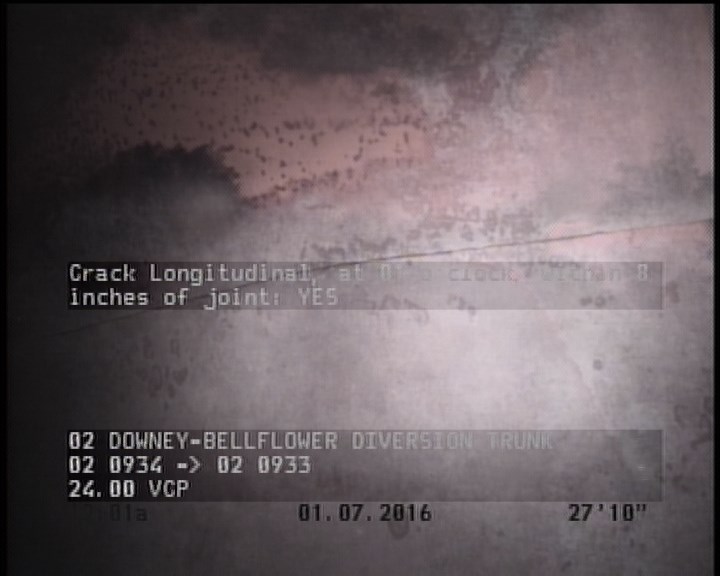 Crack Longitudinal, at 01 o'clock, within 8 inches of joint: YES