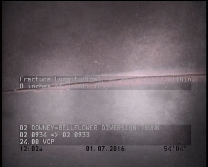 Fracture Longitudinal, at 01 o'clock, within 8 inches of joint: YES, Start