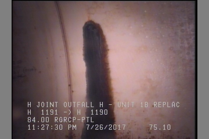 Infiltration Stain, at 02 o'clock, within 8 inches of joint: YES