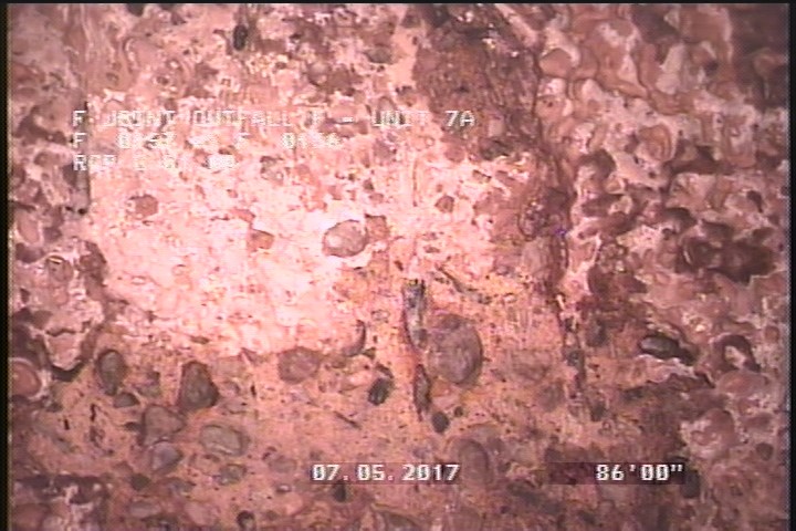 Fracture Circumferential, from 10 to 11 o'clock, within 8 inches of joint: YES - CIRCUM REBAR