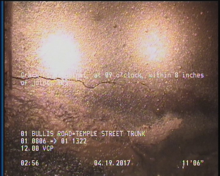 Crack Longitudinal, at 09 o'clock, within 8 inches of joint: YES