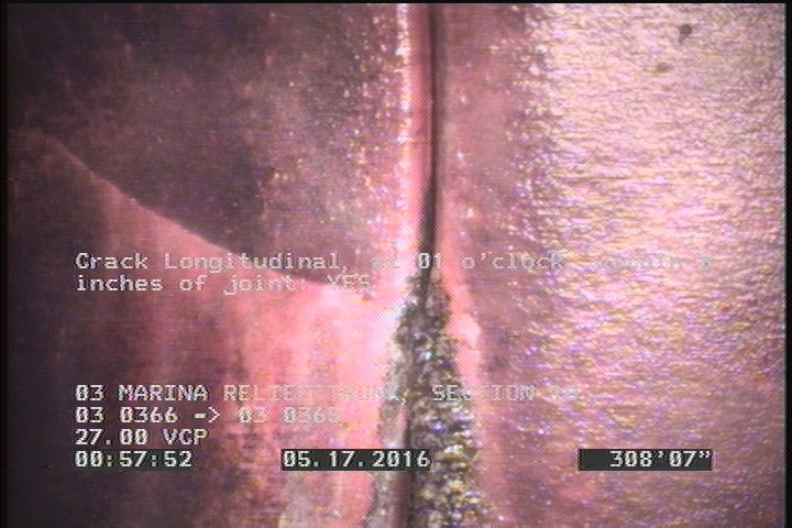 Crack Longitudinal, at 01 o'clock, within 8 inches of joint: YES