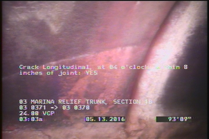 Crack Longitudinal, at 04 o'clock, within 8 inches of joint: YES