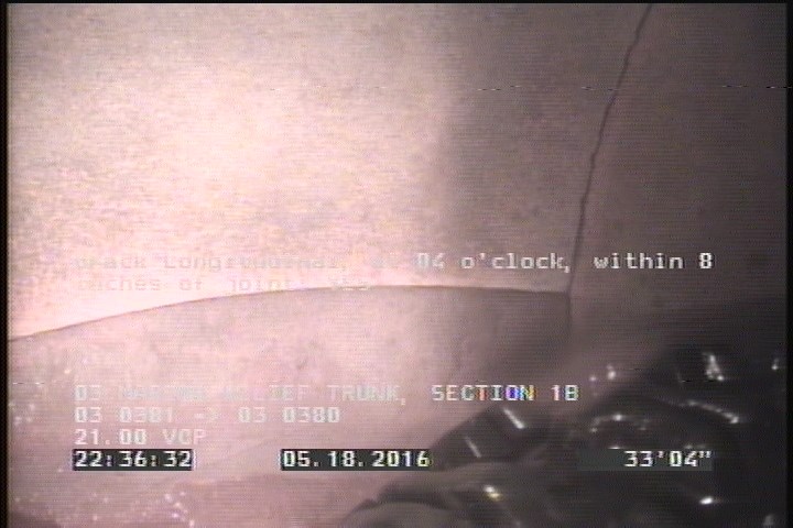 Crack Longitudinal, at 04 o'clock, within 8 inches of joint: YES