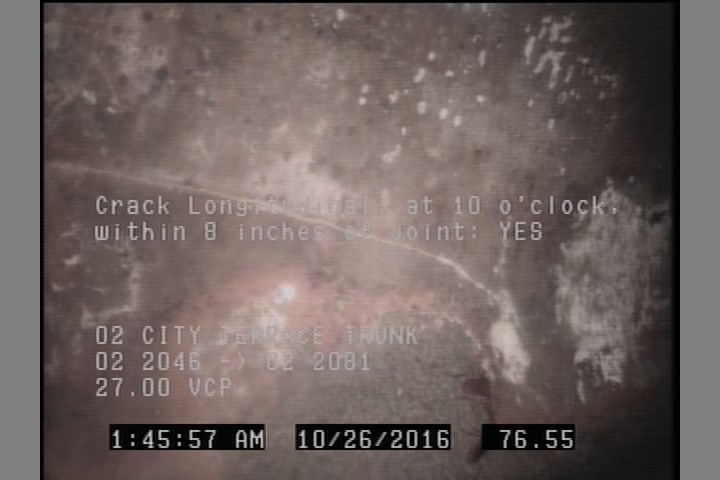 Crack Longitudinal, at 10 o'clock, within 8 inches of joint: YES