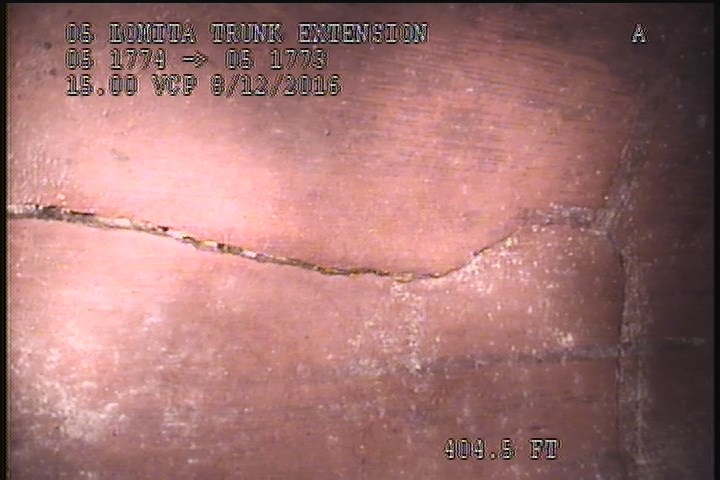Fracture Multiple, from 08 to 03 o'clock, within 8 inches of joint: YES - SL