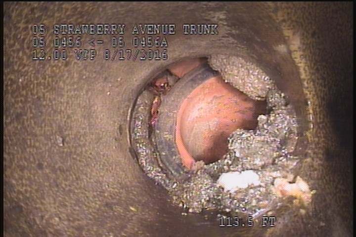 Tap Factory Made Defective, at 11 o'clock, -, within 8 inches of joint: YES, 6" - ACTIVE, 30% BLOCKED, OFFSET