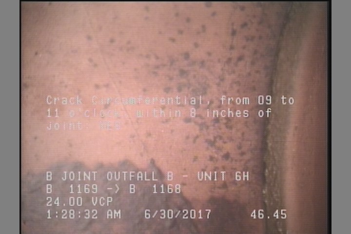 Crack Circumferential, from 09 to 11 o'clock, within 8 inches of joint: YES