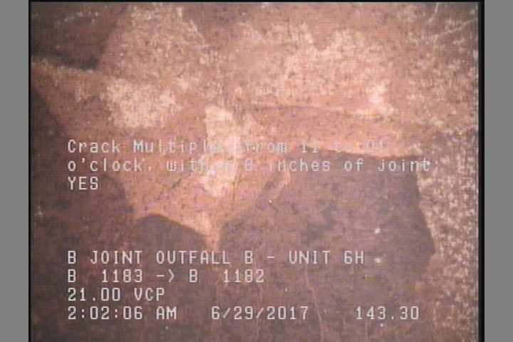 Crack Multiple, from 11 to 01 o'clock, within 8 inches of joint: YES