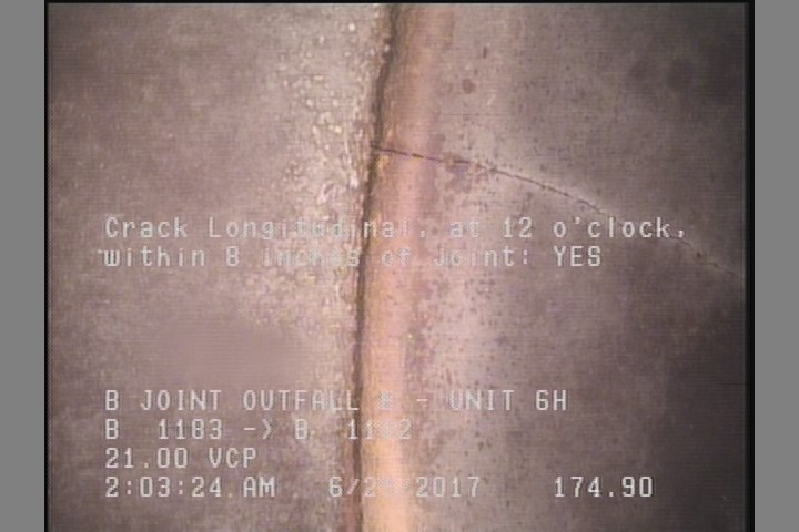 Crack Longitudinal, at 12 o'clock, within 8 inches of joint: YES