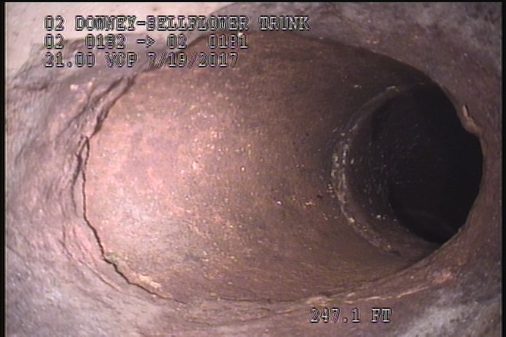 Tap Break-In, at 01 o'clock, -, within 8 inches of joint: YES, 4"