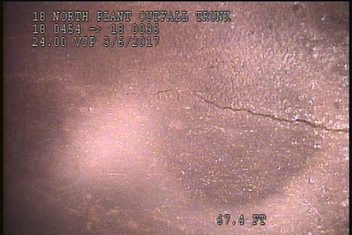 Fracture Longitudinal, at 12 o'clock, within 8 inches of joint: YES, Start - SLIGHT