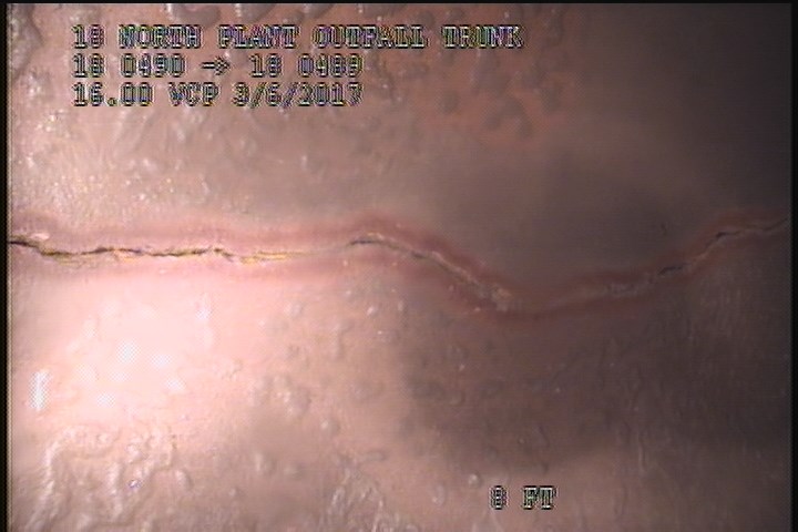 Fracture Longitudinal, at 12 o'clock, within 8 inches of joint: YES, Start - SLIGHT