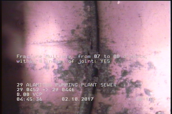 Fracture Multiple, from 07 to 08 o'clock, within 8 inches of joint: YES