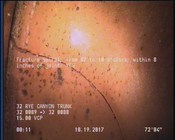 Fracture Spiral, from 07 to 10 o'clock, within 8 inches of joint: YES