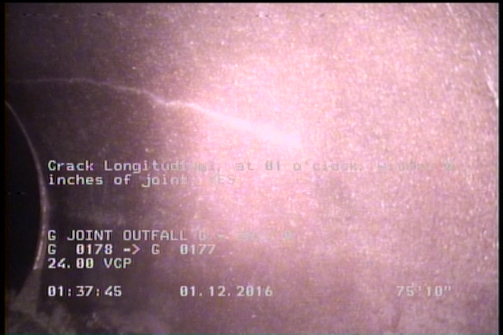Crack Longitudinal, at 01 o'clock, within 8 inches of joint: YES