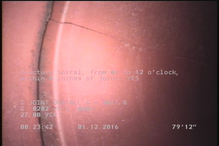 Fracture Spiral, from 07 to 12 o'clock, within 8 inches of joint: YES