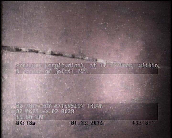 Fracture Longitudinal, at 12 o'clock, within 8 inches of joint: YES