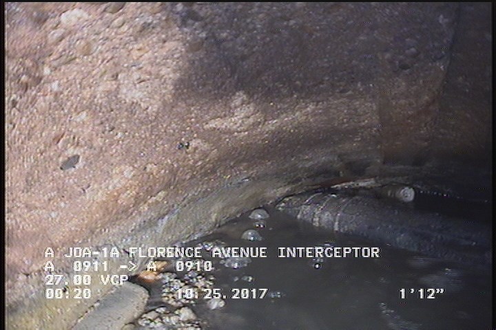 Deposits Attached Grease, 5 %of cross sectional area, from 04 to 08 o'clock, , within 8 inches of joint: YES