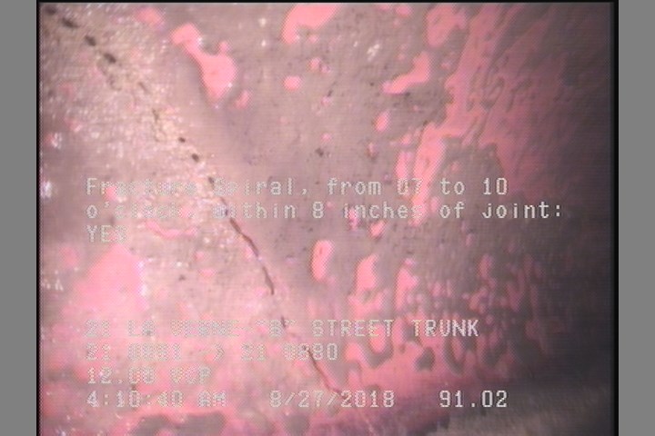 Fracture Spiral, from 07 to 10 o'clock, within 8 inches of joint: YES