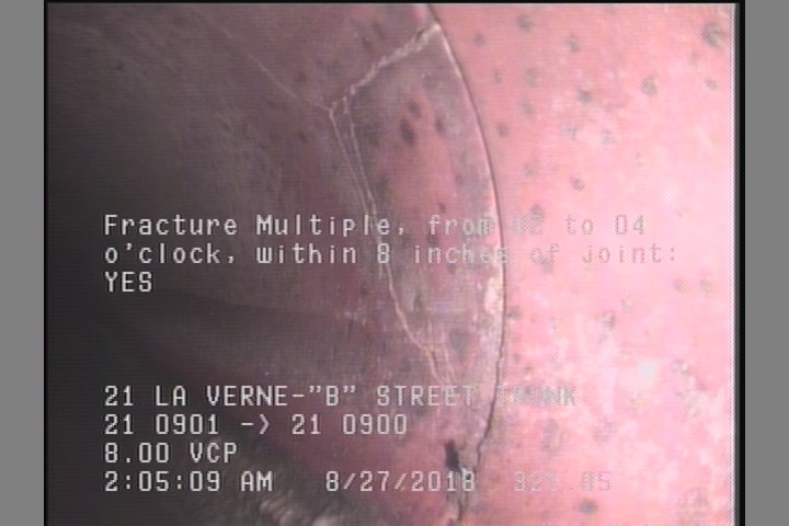 Fracture Multiple, from 02 to 04 o'clock, within 8 inches of joint: YES