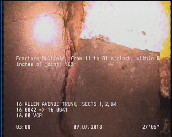 Fracture Multiple, from 11 to 01 o'clock, within 8 inches of joint: YES