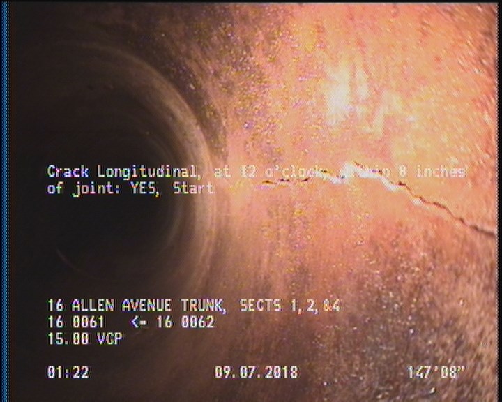 Crack Longitudinal, at 12 o'clock, within 8 inches of joint: YES, Start