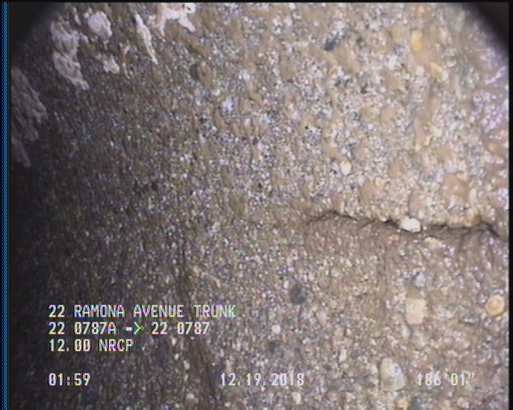 Fracture Multiple, from 09 to 03 o'clock, within 8 inches of joint: YES