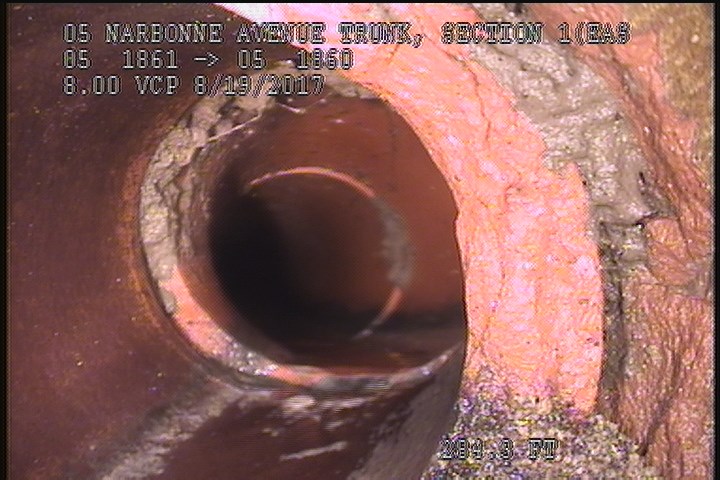 Tap Break-In Active, at 03 o'clock, -, within 8 inches of joint: YES, 4"