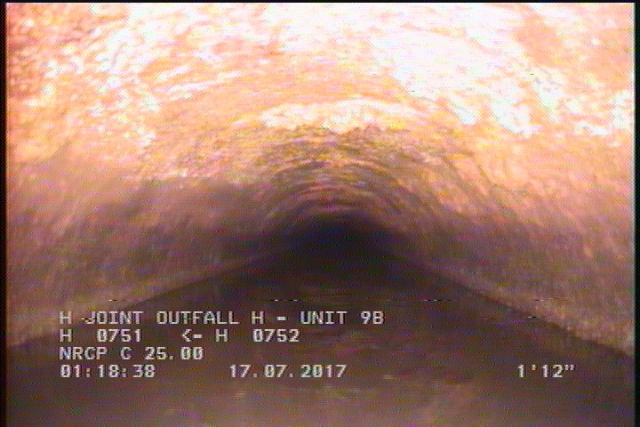 Deposits Attached Grease, 5 %of cross sectional area, from 04 to 08 o'clock, , within 8 inches of joint: YES, Start
