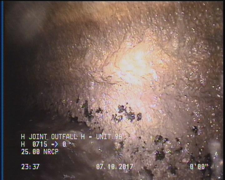 Deposits Attached Grease, 5 %of cross sectional area, from 04 to 08 o'clock, , within 8 inches of joint: YES, Start