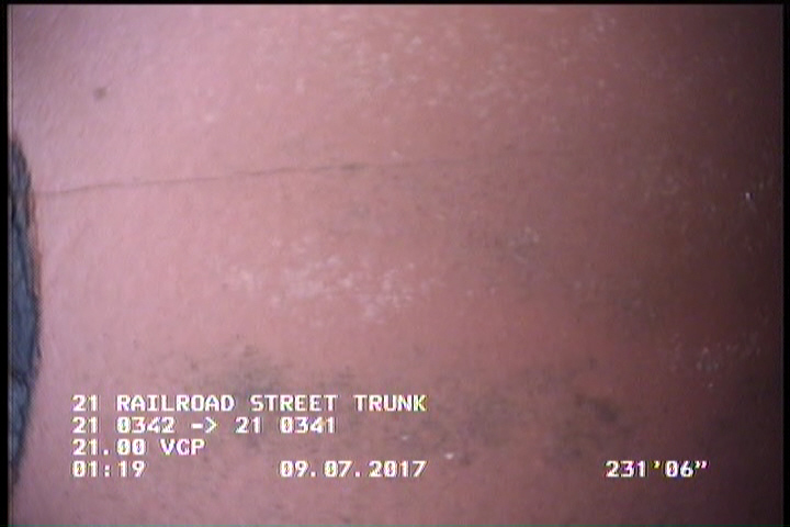 Crack Longitudinal, at 10 o'clock, within 8 inches of joint: NO