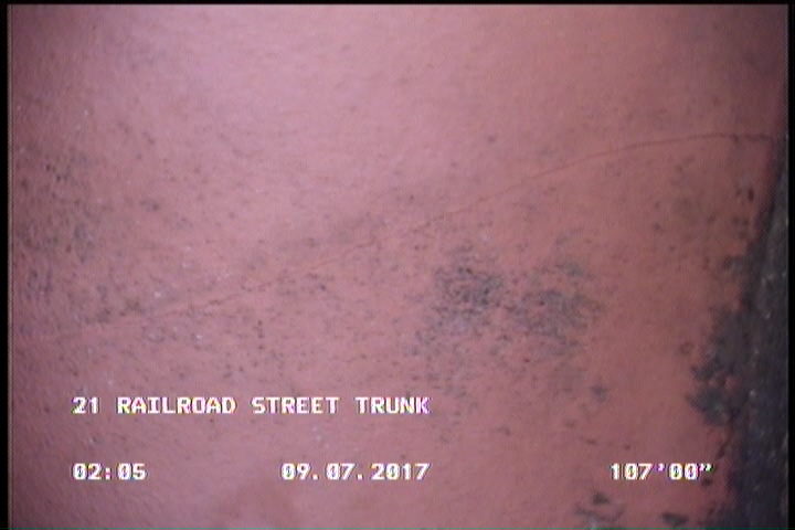 Crack Longitudinal, at 09 o'clock, within 8 inches of joint: YES