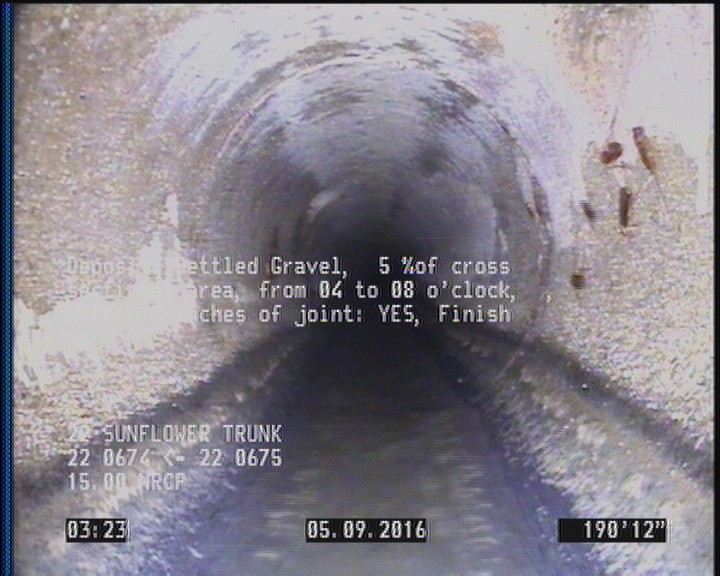 Deposits Settled Gravel, 5 %of cross sectional area, from 04 to 08 o'clock, , within 8 inches of joint: YES, Finish