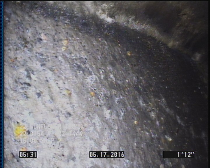 Deposits Settled Fine, 10 %of cross sectional area, from 05 to 07 o'clock, , within 8 inches of joint: NO - DEBRIS