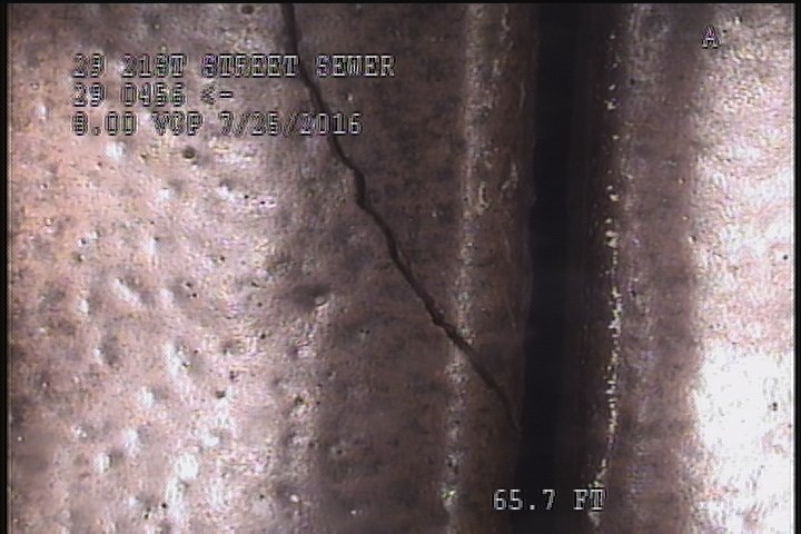 Fracture Circumferential, from 01 to 03 o'clock, within 8 inches of joint: YES - POSSIBLY ABOUT TO FALL OUT