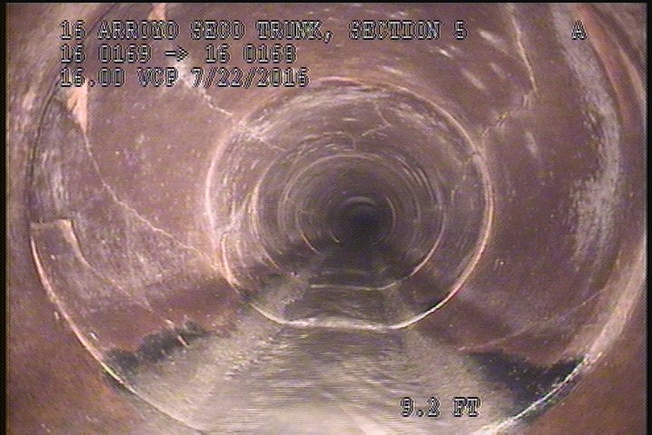 Fracture Multiple, from 07 to 05 o'clock, within 8 inches of joint: YES, Start - SLIGHT