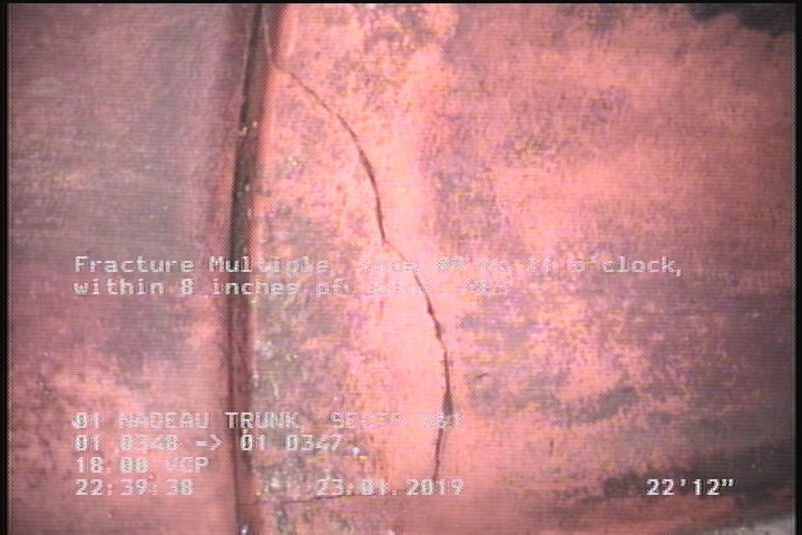 Fracture Multiple, from 09 to 11 o'clock, within 8 inches of joint: YES