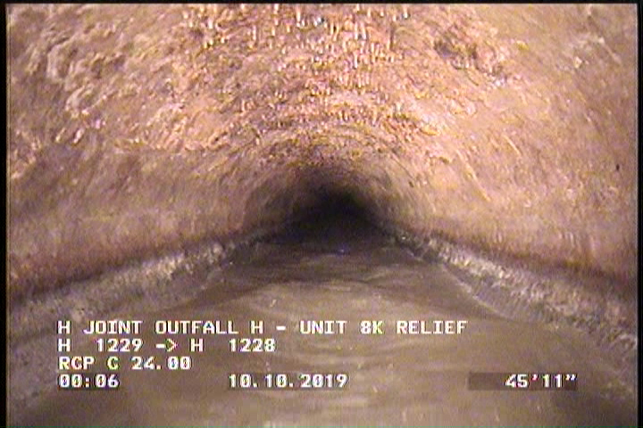Surface Spalling, from 08 to 04 o'clock, within 8 inches of joint: YES, Start