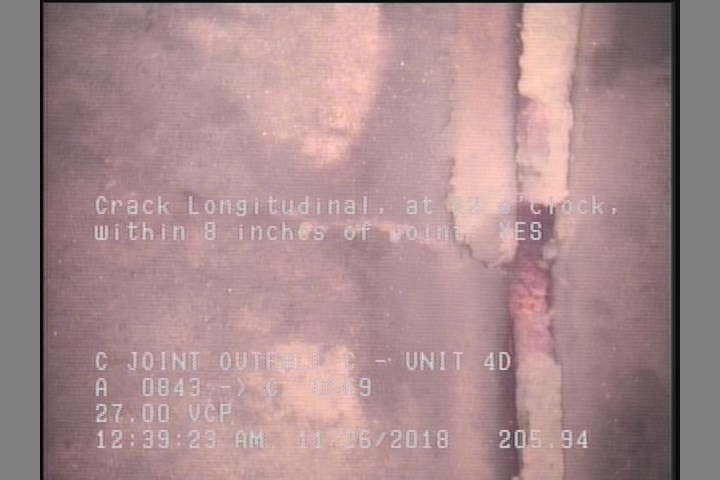 Crack Longitudinal, at 12 o'clock, within 8 inches of joint: YES