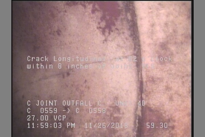 Crack Longitudinal, at 02 o'clock, within 8 inches of joint: YES