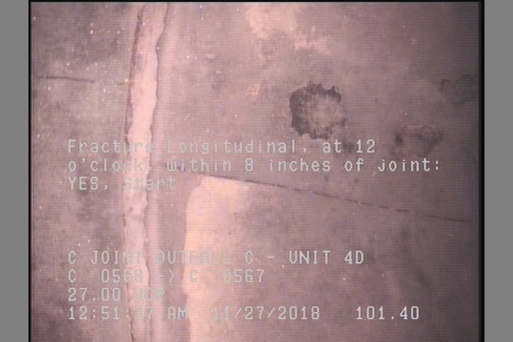 Fracture Longitudinal, at 12 o'clock, within 8 inches of joint: YES, Start