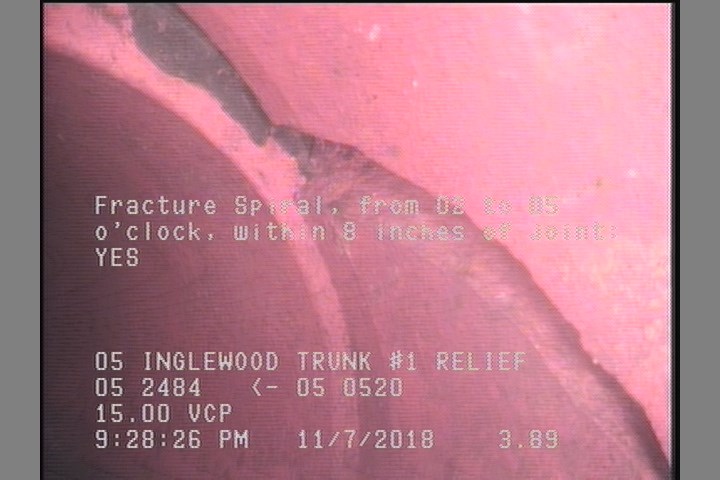 Fracture Spiral, from 02 to 05 o'clock, within 8 inches of joint: YES