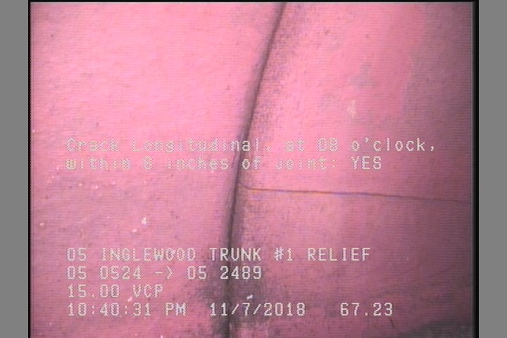 Crack Longitudinal, at 08 o'clock, within 8 inches of joint: YES