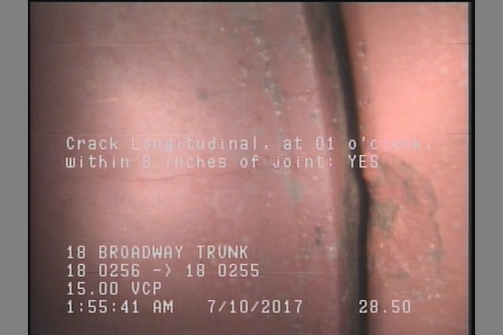 Crack Longitudinal, at 01 o'clock, within 8 inches of joint: YES