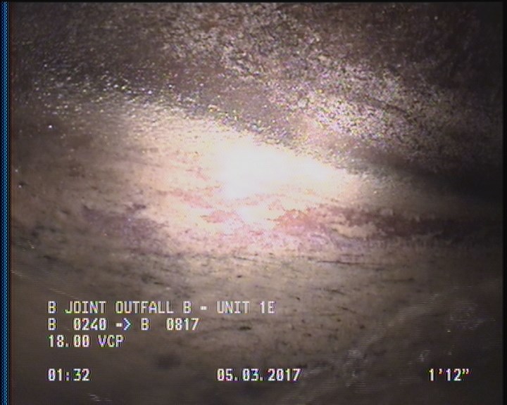Deposits Attached Grease, 5 %of cross sectional area, from 04 to 08 o'clock, , within 8 inches of joint: YES, Start
